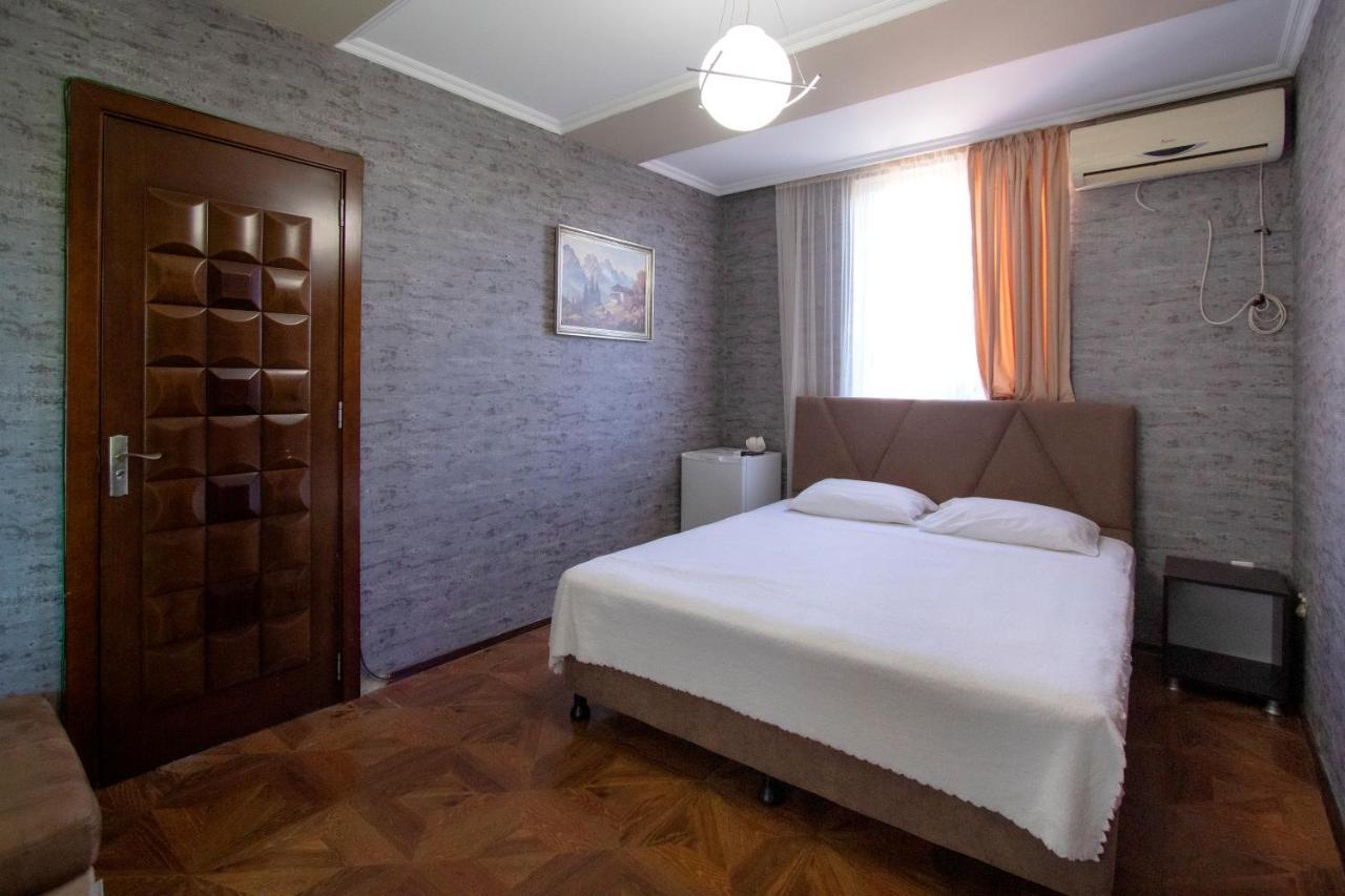 Hotel Smile Kobuleti Esterno foto