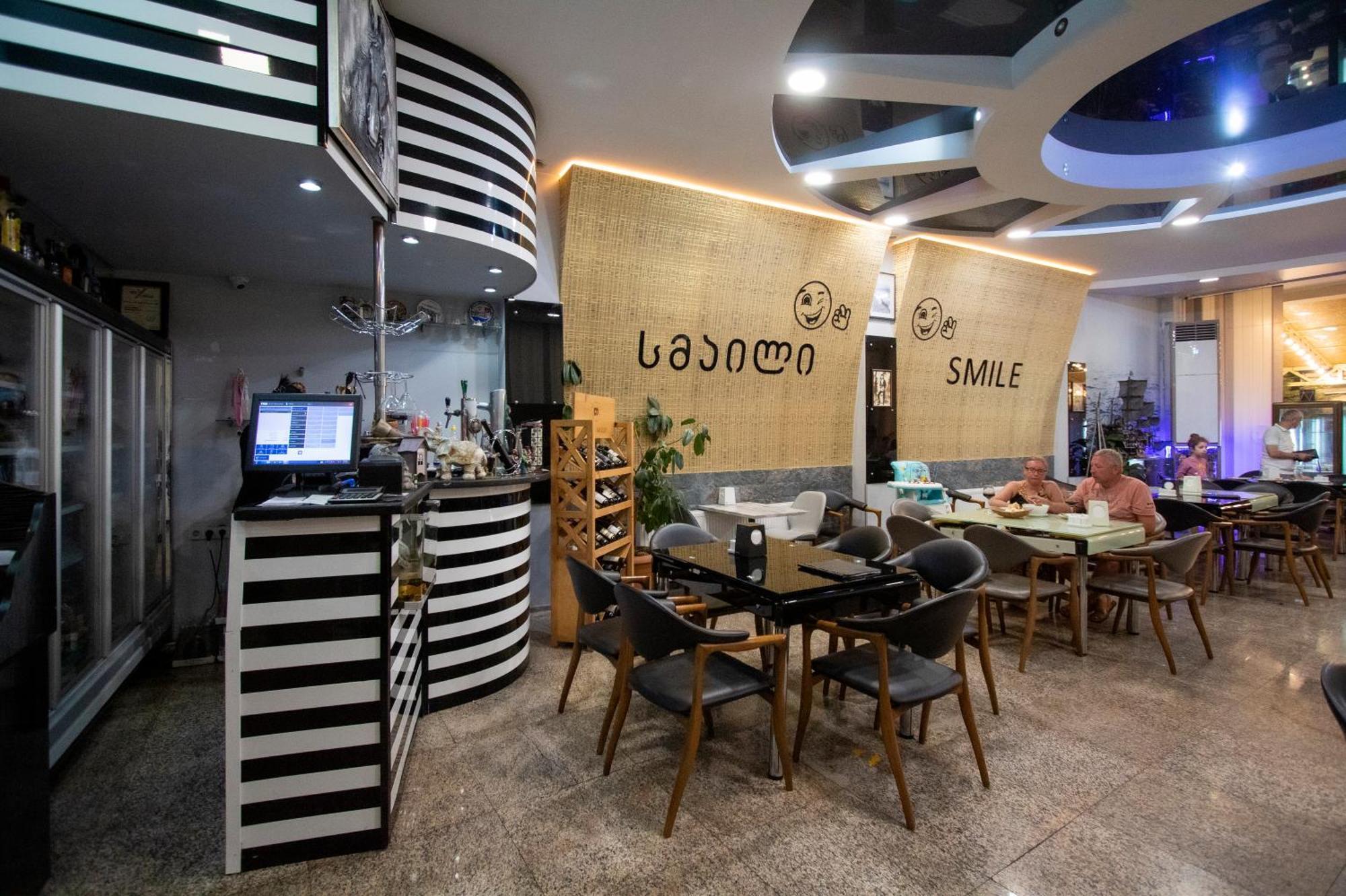Hotel Smile Kobuleti Esterno foto
