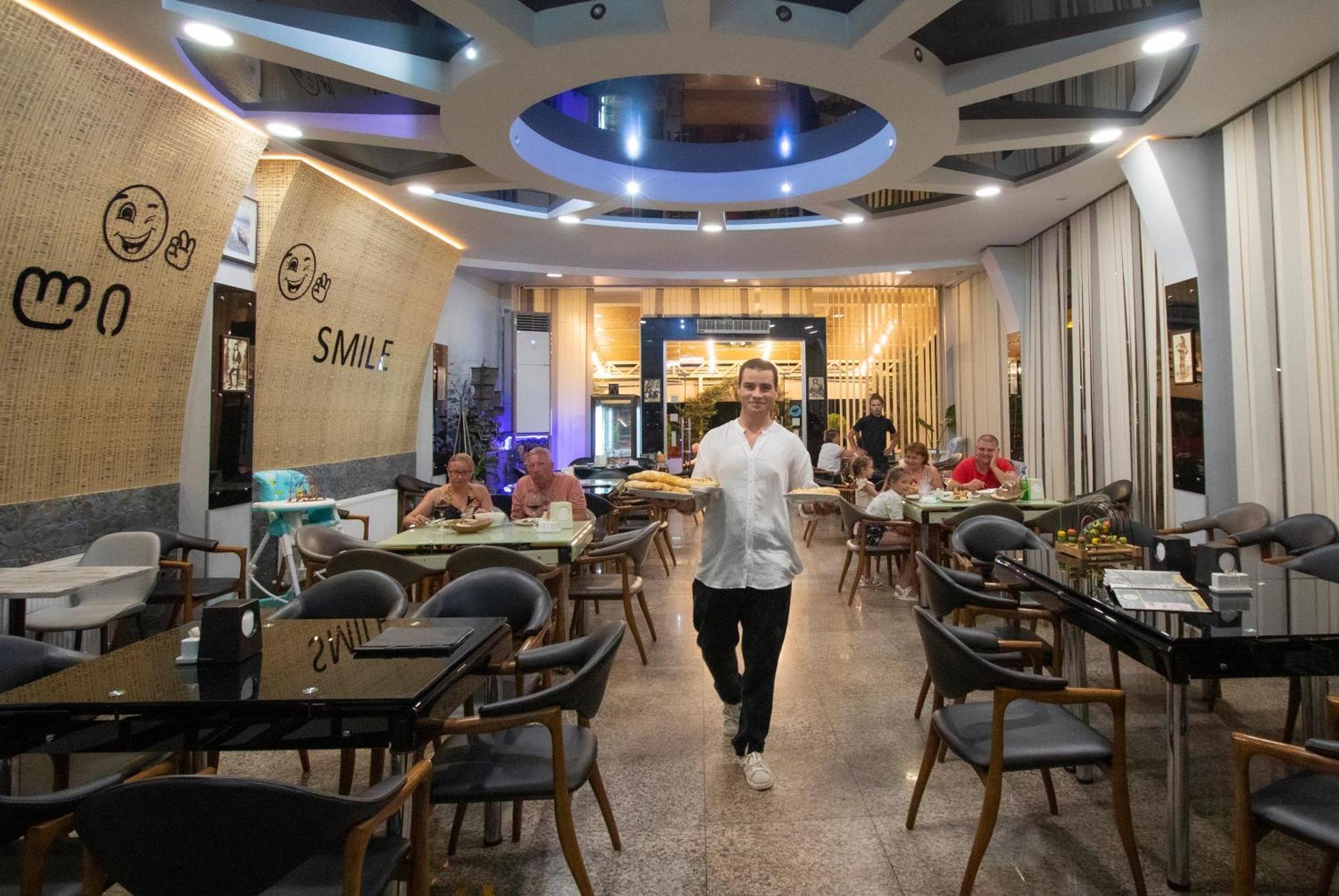 Hotel Smile Kobuleti Esterno foto