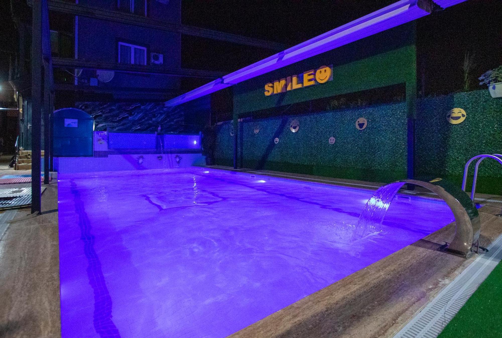Hotel Smile Kobuleti Esterno foto