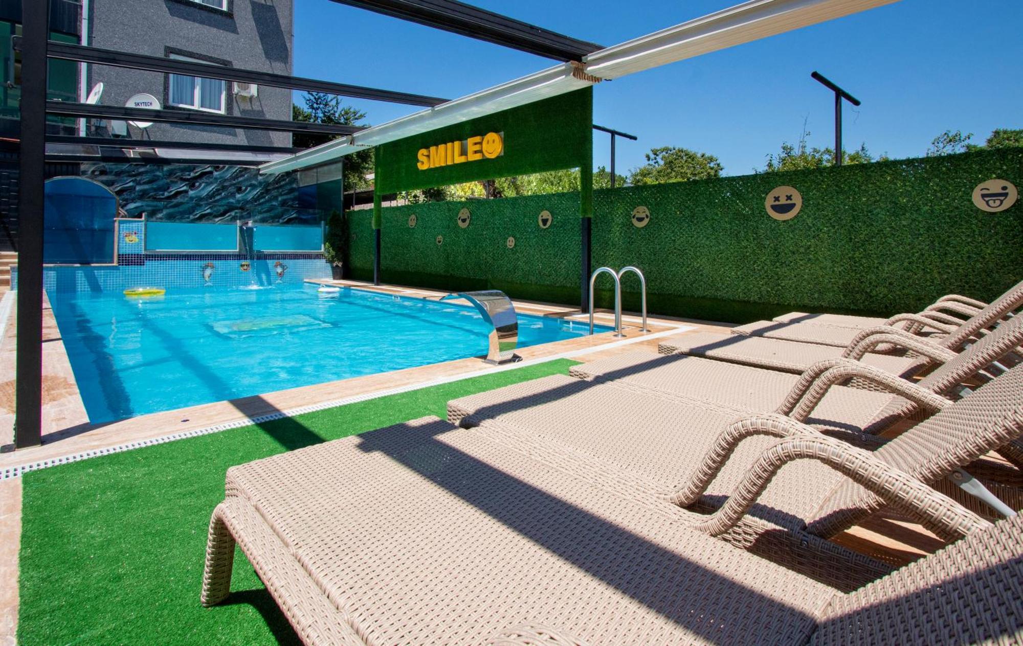 Hotel Smile Kobuleti Esterno foto