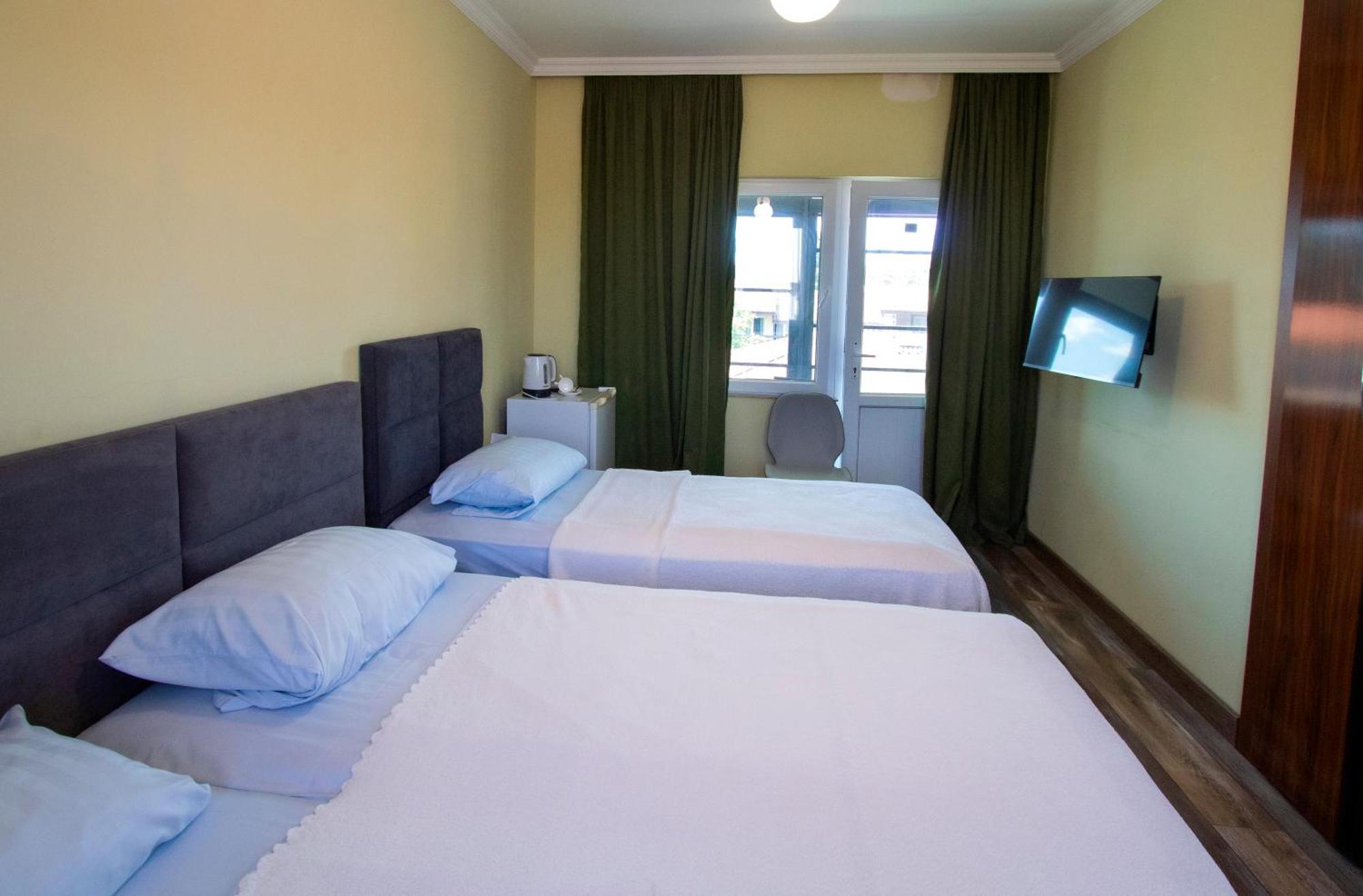 Hotel Smile Kobuleti Esterno foto