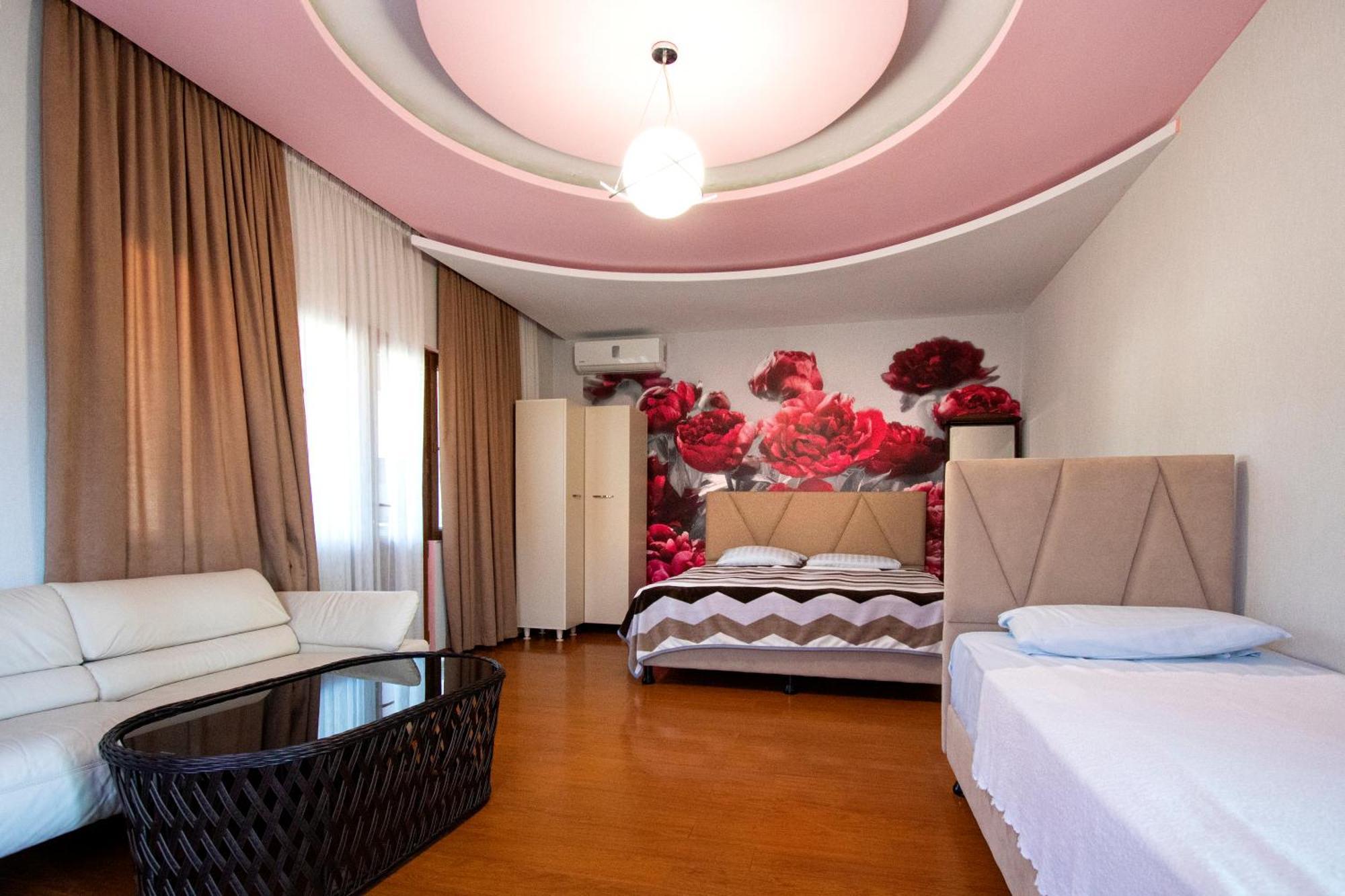 Hotel Smile Kobuleti Esterno foto